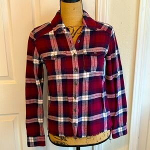 Billabong wine red navy cotton plaid raw edge hem button down long sleeved shirt